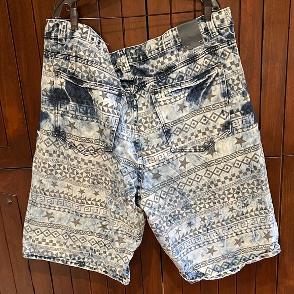 Short - Picture 3 of 3